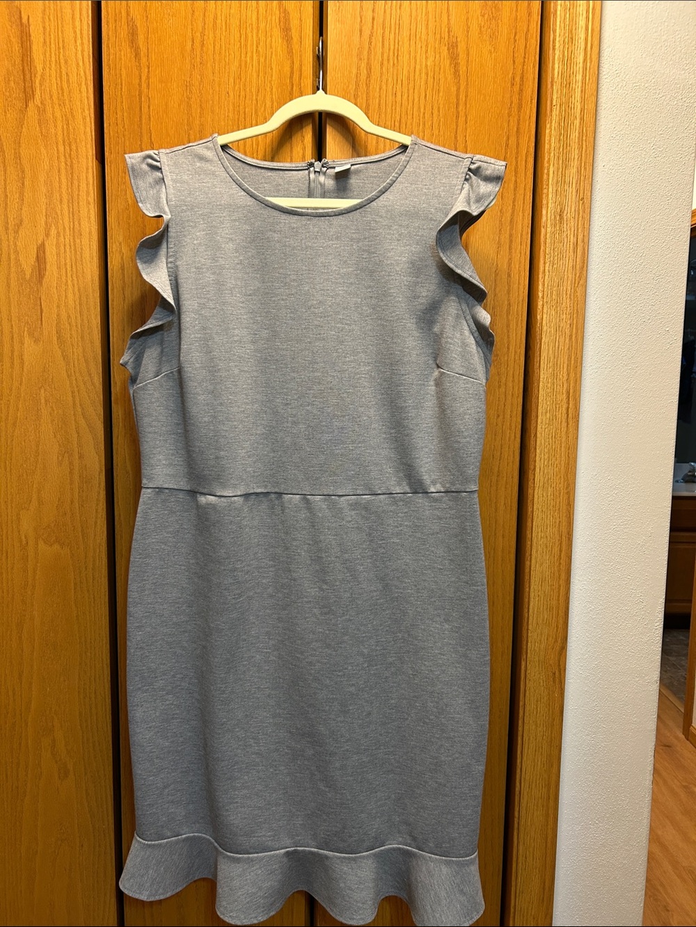 Old Navy Light Gray Ruffle Sleeve Sheath Dress
